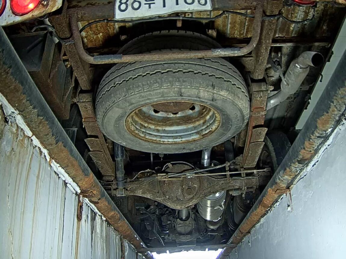 KIA BONGO III CARGO CRDi KING CAB EXTRA LONG WHEELBASE 2009 - zdjęcie 8