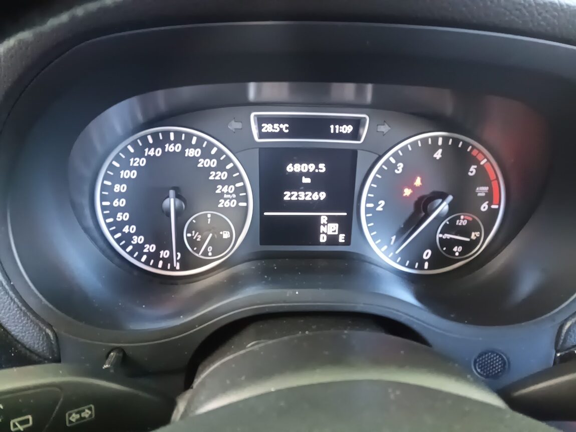 MERCEDES-BENZ B-CLASS (2ND GEN) B200 CDI BLUE EFFICIENCY 2014 - zdjęcie 9