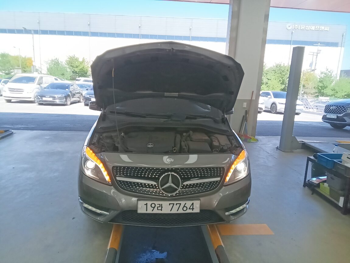 MERCEDES-BENZ B-CLASS (2ND GEN) B200 CDI BLUE EFFICIENCY 2014 - zdjęcie 22