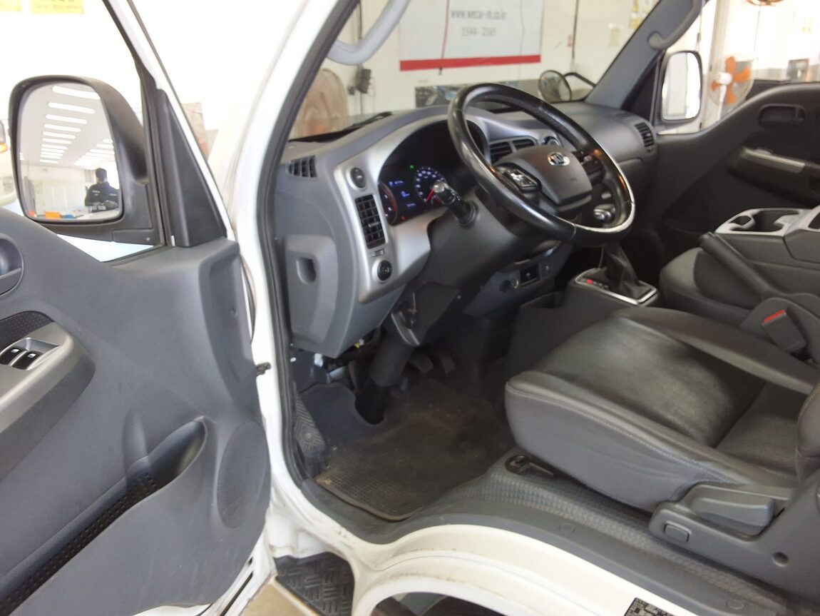 KIA THE NEW BONGO III CARGO WING BODY ELECTRIC 2021 - zdjęcie 11