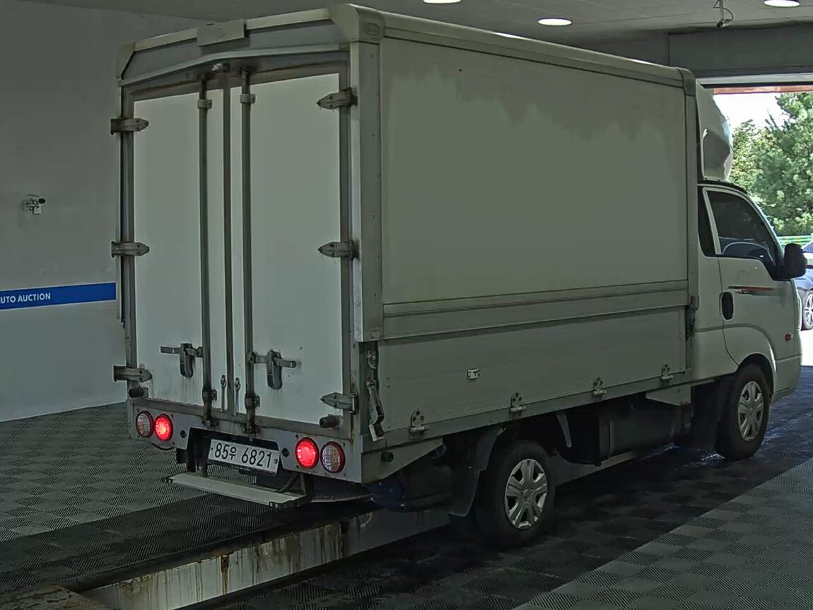 KIA THE NEW BONGO III CARGO WING BODY ELECTRIC 2021 - zdjęcie 5