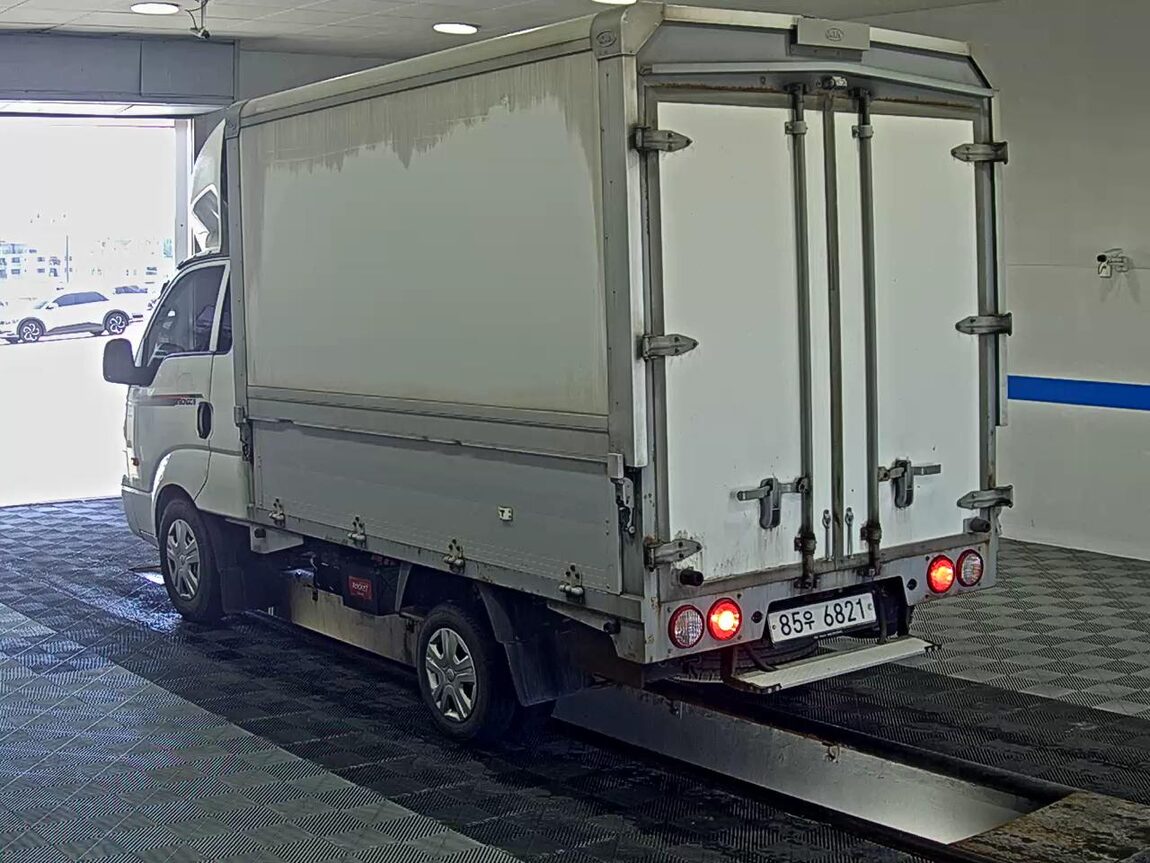 KIA THE NEW BONGO III CARGO WING BODY ELECTRIC 2021 - zdjęcie 6