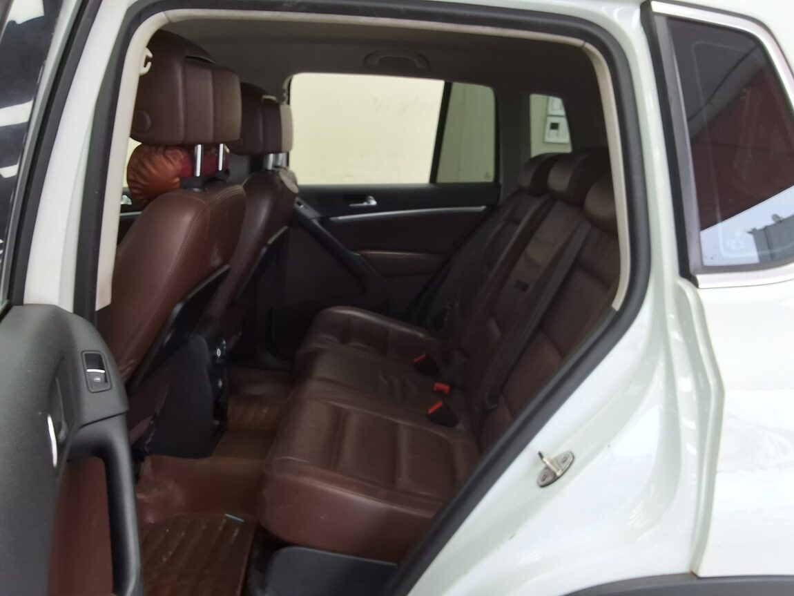 VOLKSWAGEN TIGUAN 2.0 TDI BLUEMOTION 2015 - zdjęcie 13