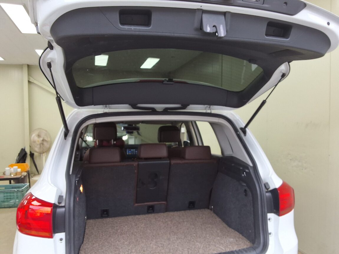 VOLKSWAGEN TIGUAN 2.0 TDI BLUEMOTION 2015 - zdjęcie 16