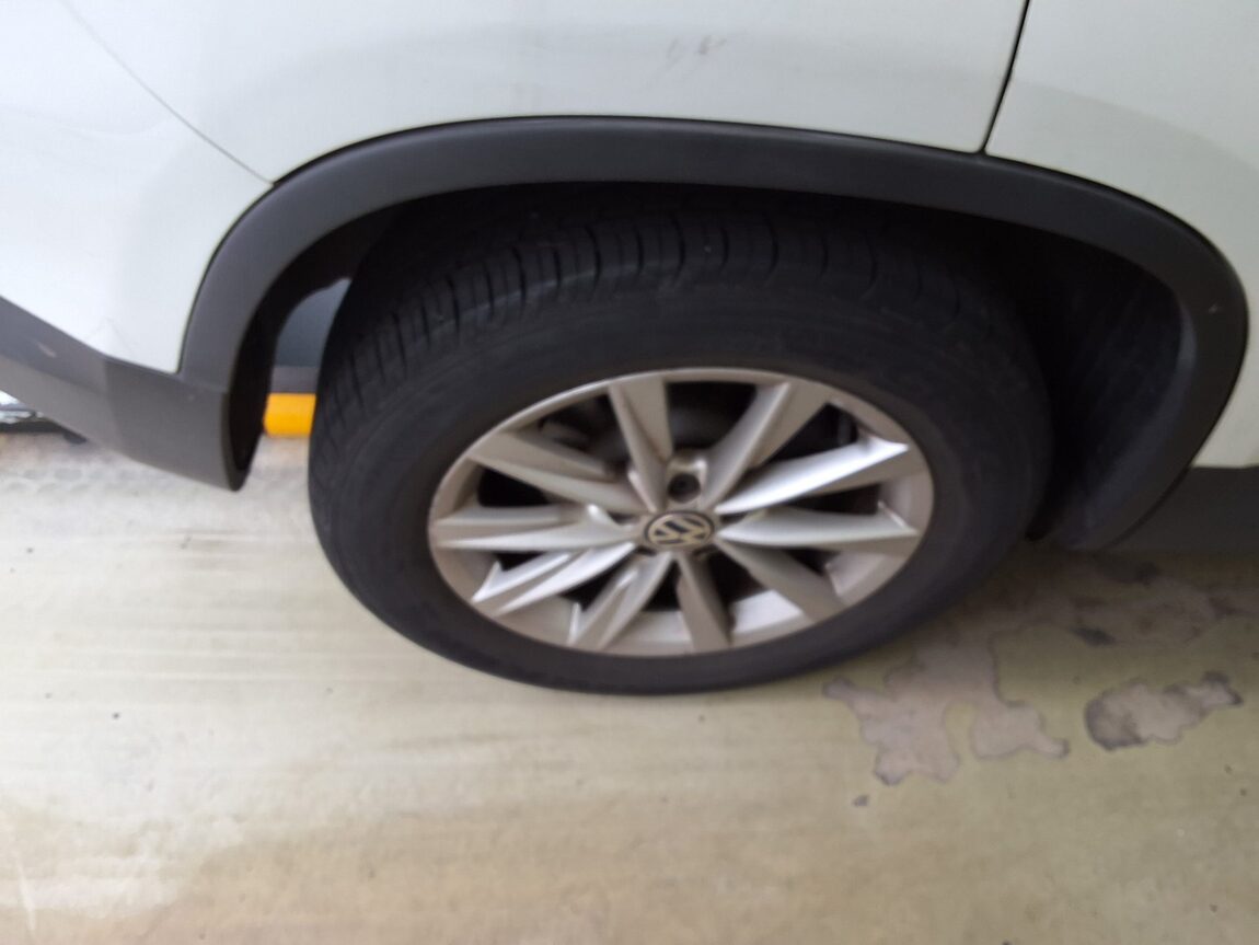 VOLKSWAGEN TIGUAN 2.0 TDI BLUEMOTION 2015 - zdjęcie 22