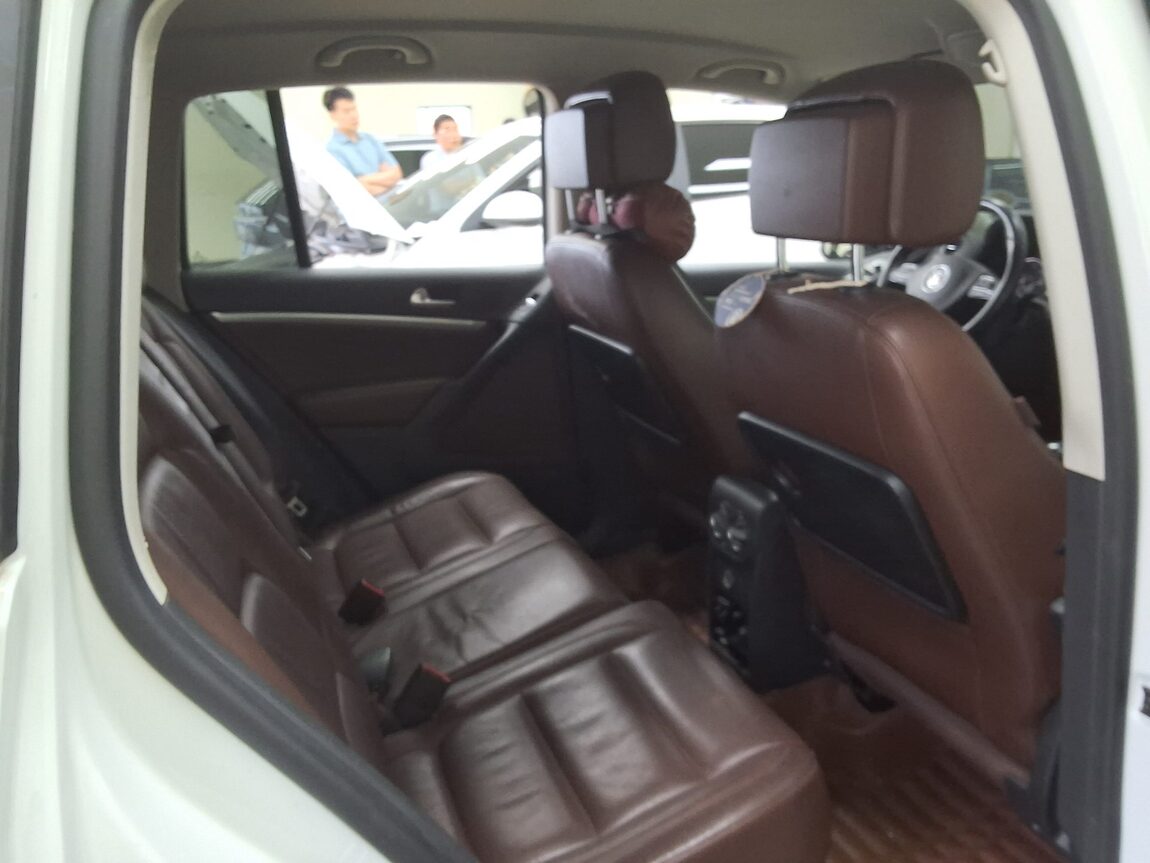 VOLKSWAGEN TIGUAN 2.0 TDI BLUEMOTION 2015 - zdjęcie 14