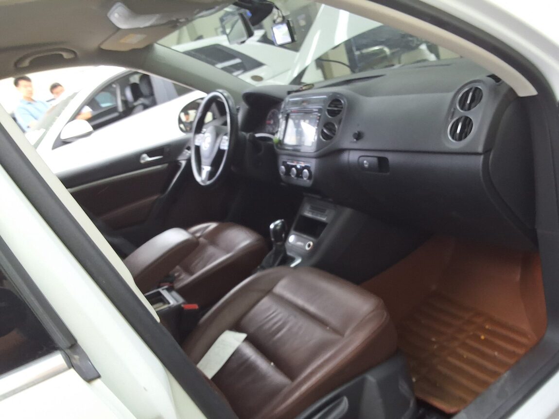 VOLKSWAGEN TIGUAN 2.0 TDI BLUEMOTION 2015 - zdjęcie 15