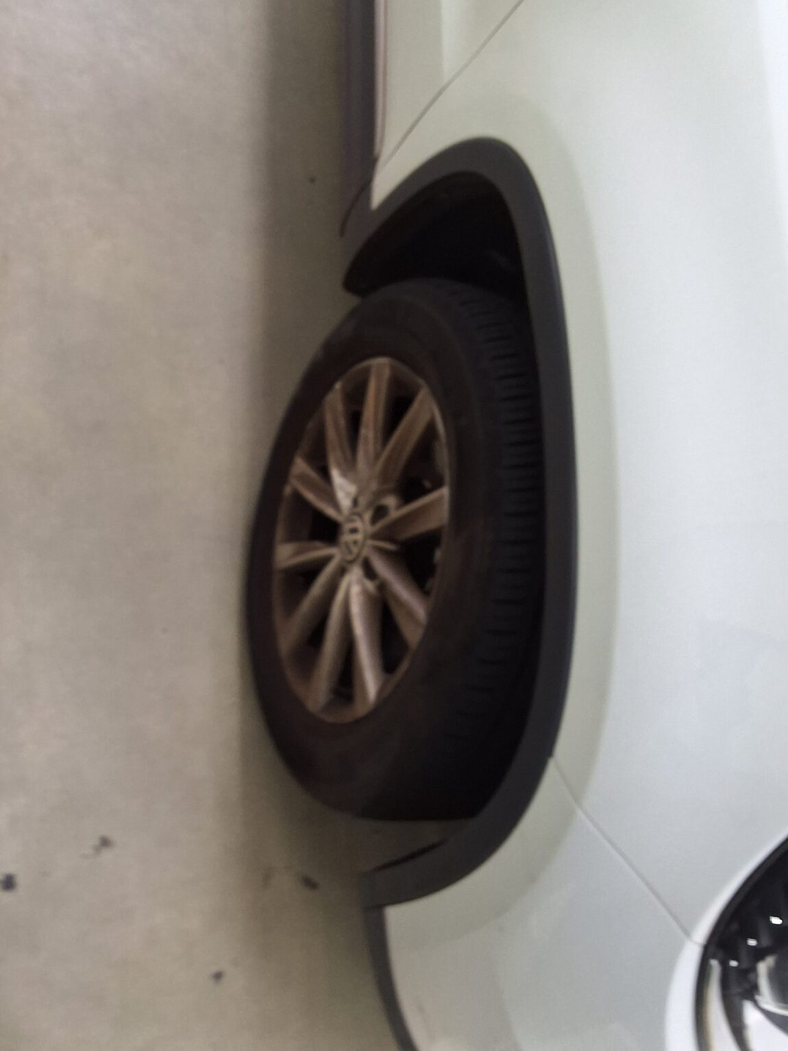 VOLKSWAGEN TIGUAN 2.0 TDI BLUEMOTION 2015 - zdjęcie 21