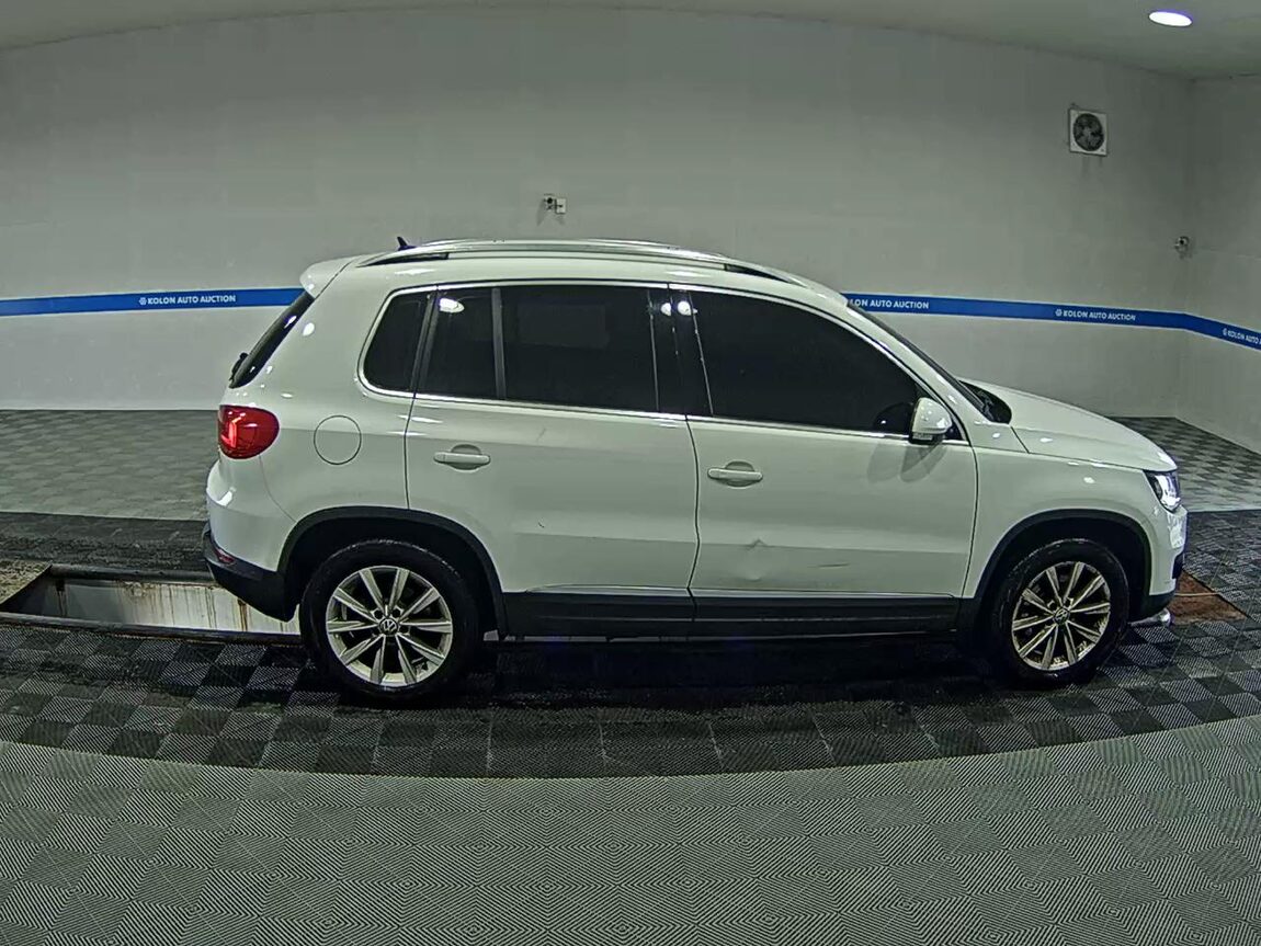 VOLKSWAGEN TIGUAN 2.0 TDI BLUEMOTION 2015 - zdjęcie 4