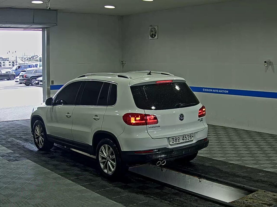 VOLKSWAGEN TIGUAN 2.0 TDI BLUEMOTION 2015 - zdjęcie 6
