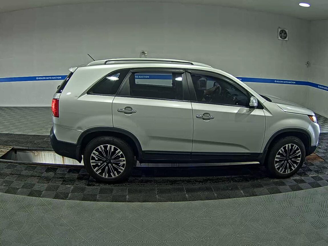 KIA SORENTO R DIESEL 2.2 2WD TLX LUXURY MODEL 2010 - zdjęcie 4