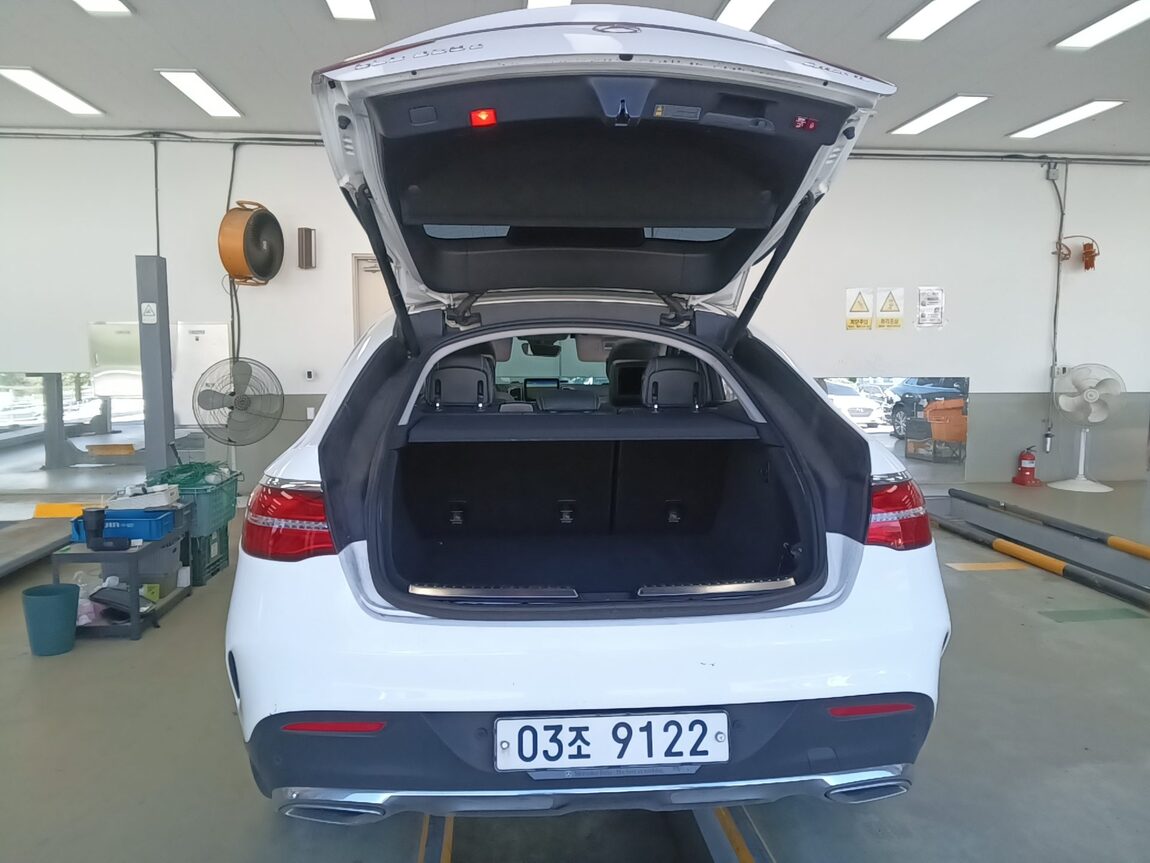 MERCEDES-BENZ GLE-CLASS (3RD GEN) GLE 350D 4MATIC COUPE 2017 - zdjęcie 36
