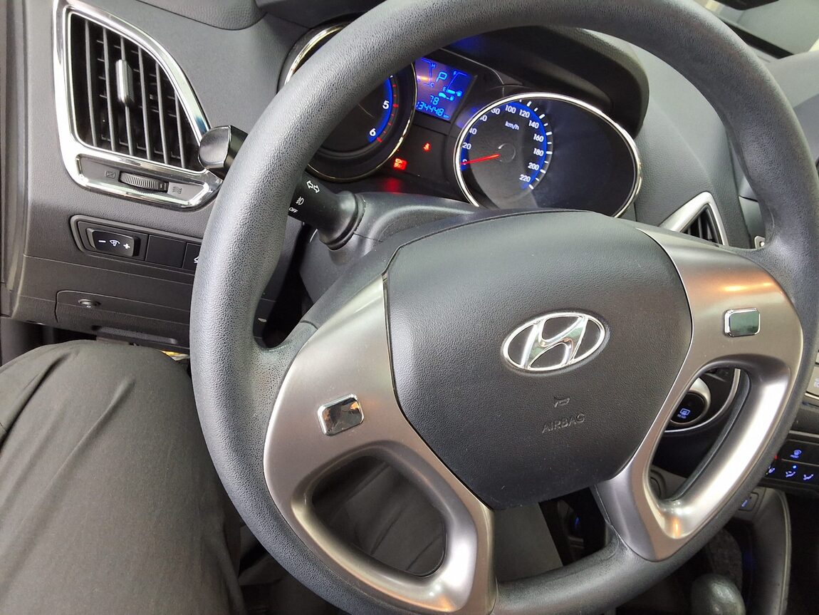 HYUNDAI TUCSON ix DIESEL R20 2WD X20 LUXURY 2011 - zdjęcie 23