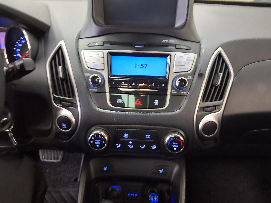 HYUNDAI TUCSON ix DIESEL R20 2WD X20 LUXURY 2011 - zdjęcie 24