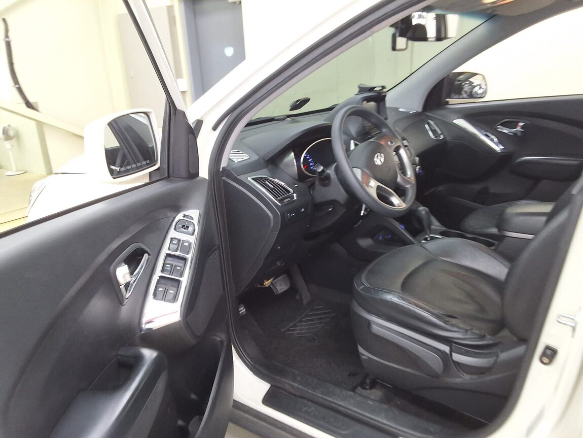 HYUNDAI TUCSON ix DIESEL R20 2WD X20 LUXURY 2011 - zdjęcie 11