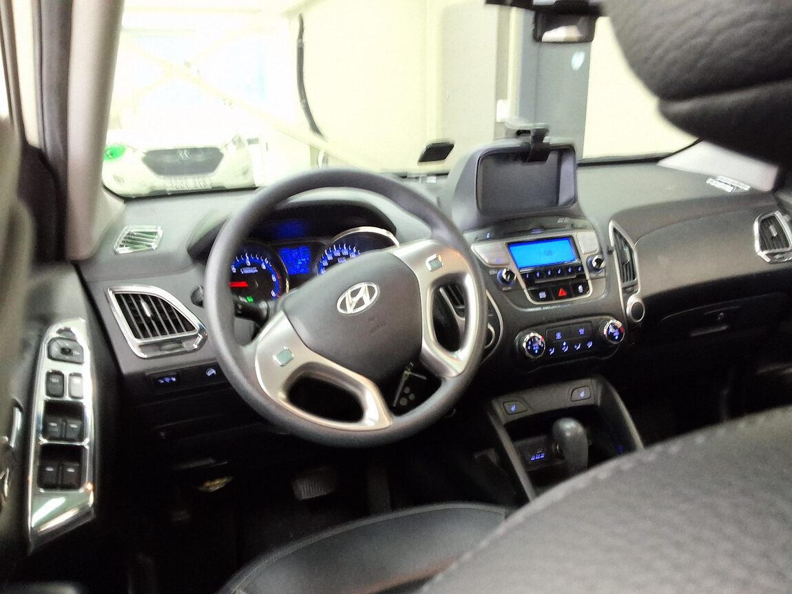 HYUNDAI TUCSON ix DIESEL R20 2WD X20 LUXURY 2011 - zdjęcie 12