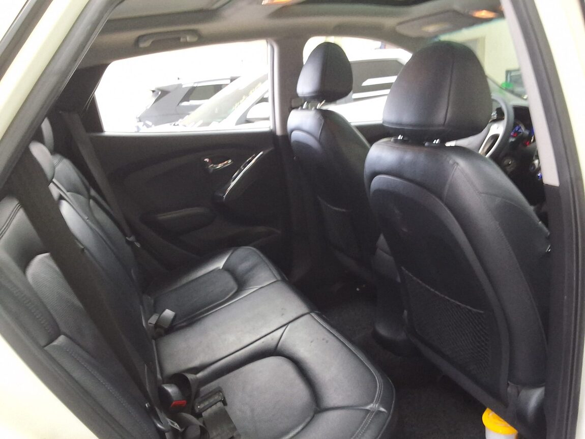 HYUNDAI TUCSON ix DIESEL R20 2WD X20 LUXURY 2011 - zdjęcie 14