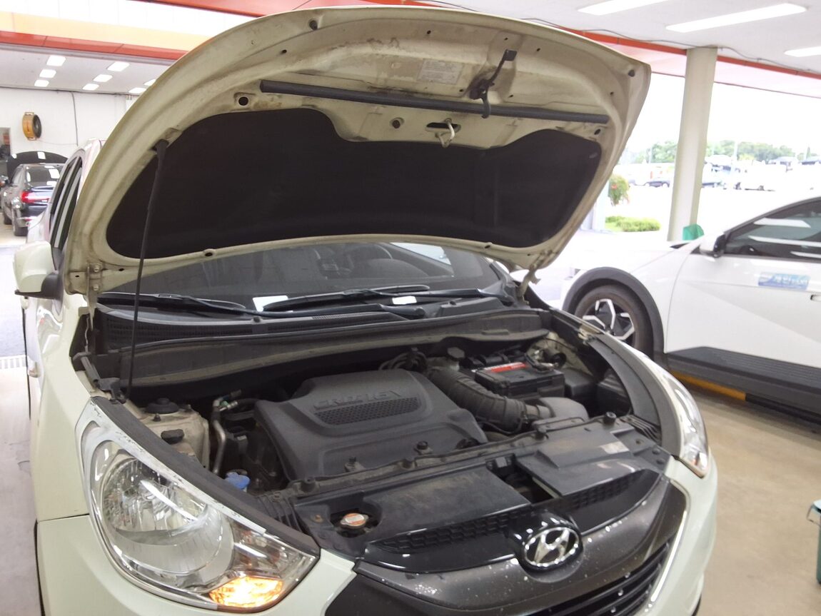 HYUNDAI TUCSON ix DIESEL R20 2WD X20 LUXURY 2011 - zdjęcie 18