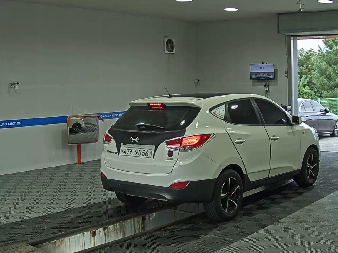 HYUNDAI TUCSON ix DIESEL R20 2WD X20 LUXURY 2011 - zdjęcie 5