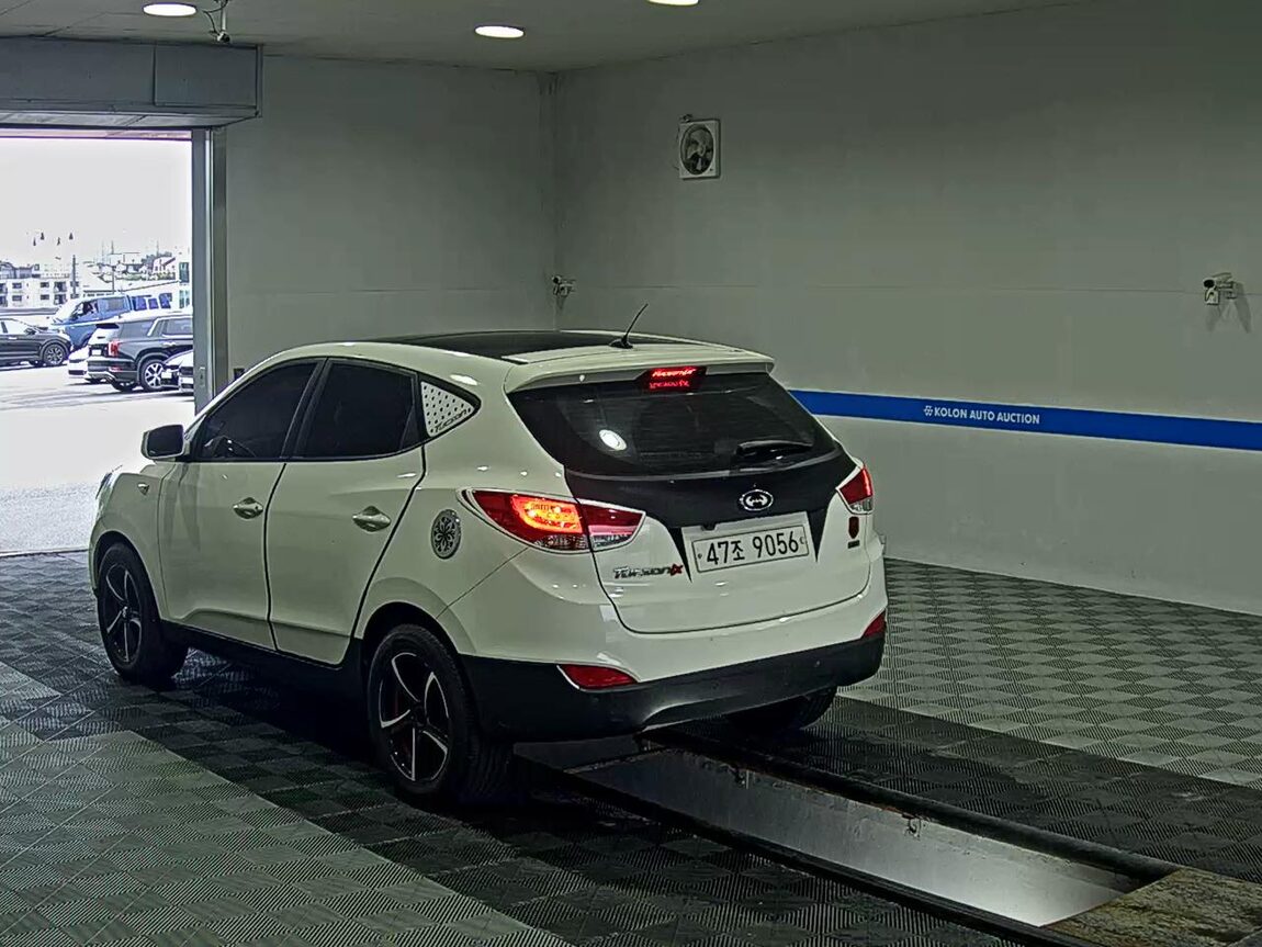 HYUNDAI TUCSON ix DIESEL R20 2WD X20 LUXURY 2011 - zdjęcie 6