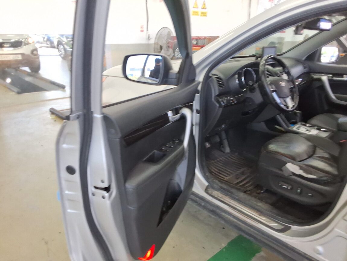 KIA SORENTO R DIESEL 2.2 4WD TLX LUXURY MODEL 2010 - zdjęcie 10