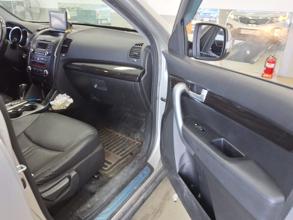 KIA SORENTO R DIESEL 2.2 4WD TLX LUXURY MODEL 2010 - zdjęcie 14