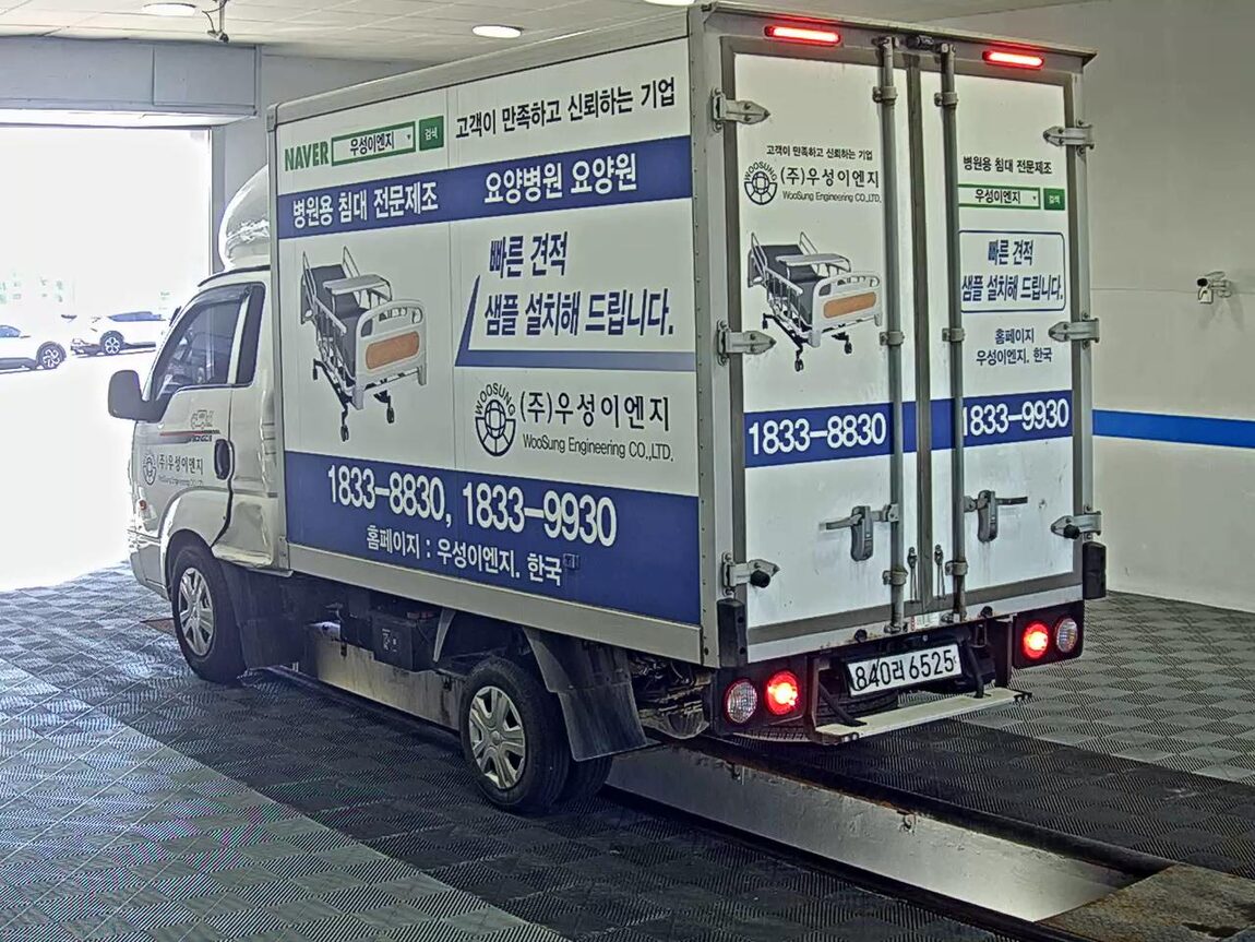 KIA THE NEW BONGO III CARGO BUILT-IN BOX TRUCK PLUS MODEL 2022 - zdjęcie 6