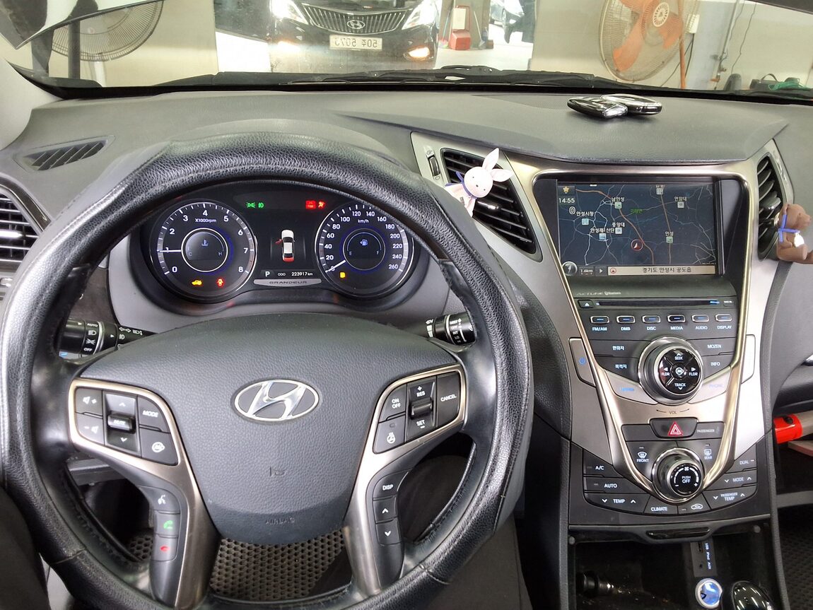 HYUNDAI GRANDEUR HG HG 300 EXCLUSIVE 2013 - zdjęcie 18
