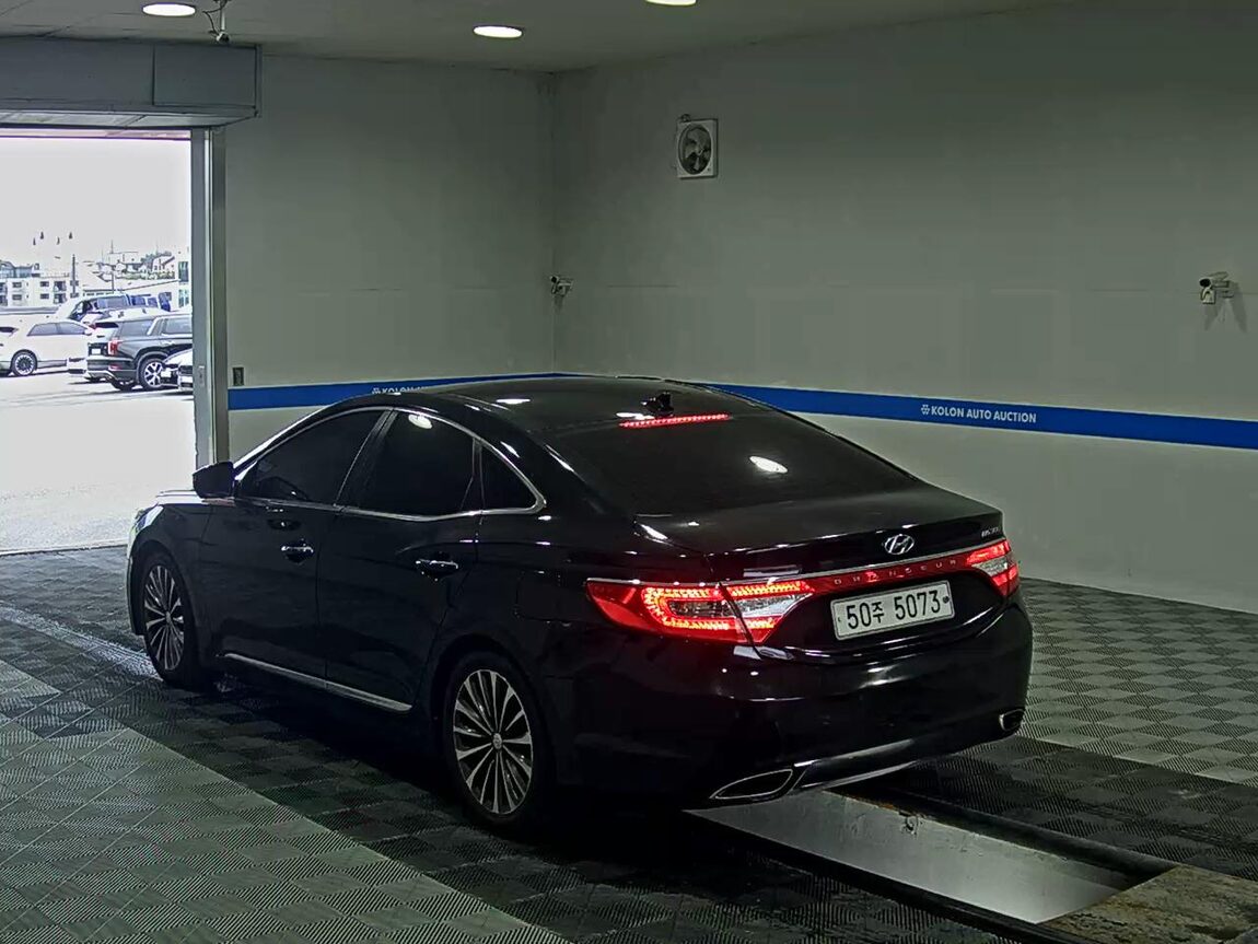 HYUNDAI GRANDEUR HG HG 300 EXCLUSIVE 2013 - zdjęcie 6