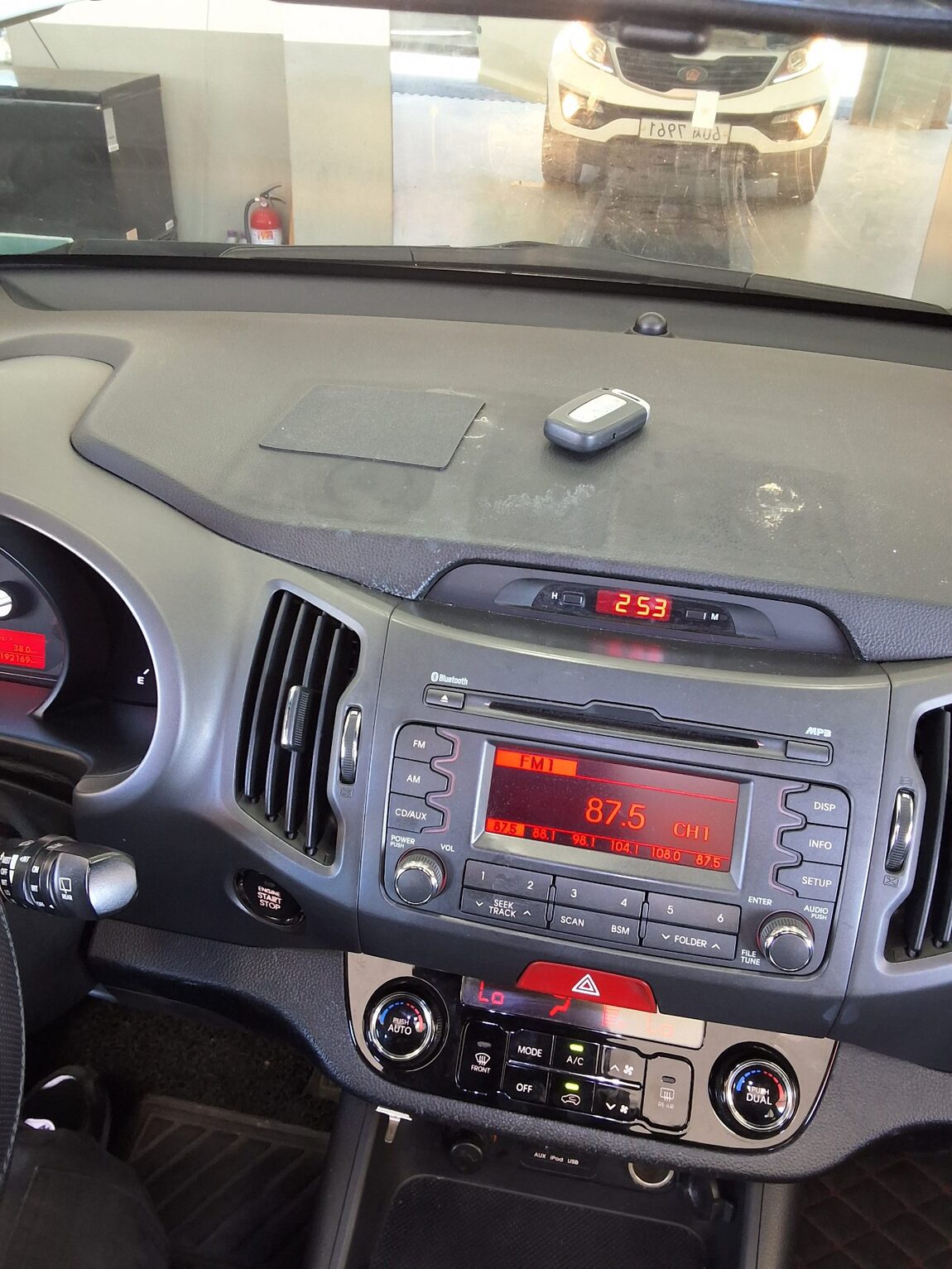 KIA SPORTAGE R DIESEL R2.0 2WD TLX LUXURY MODEL 2011 - zdjęcie 17