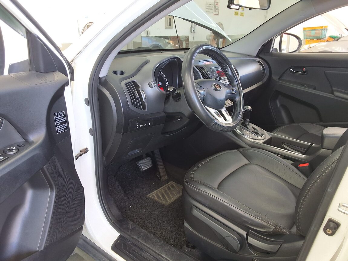KIA SPORTAGE R DIESEL R2.0 2WD TLX LUXURY MODEL 2011 - zdjęcie 10