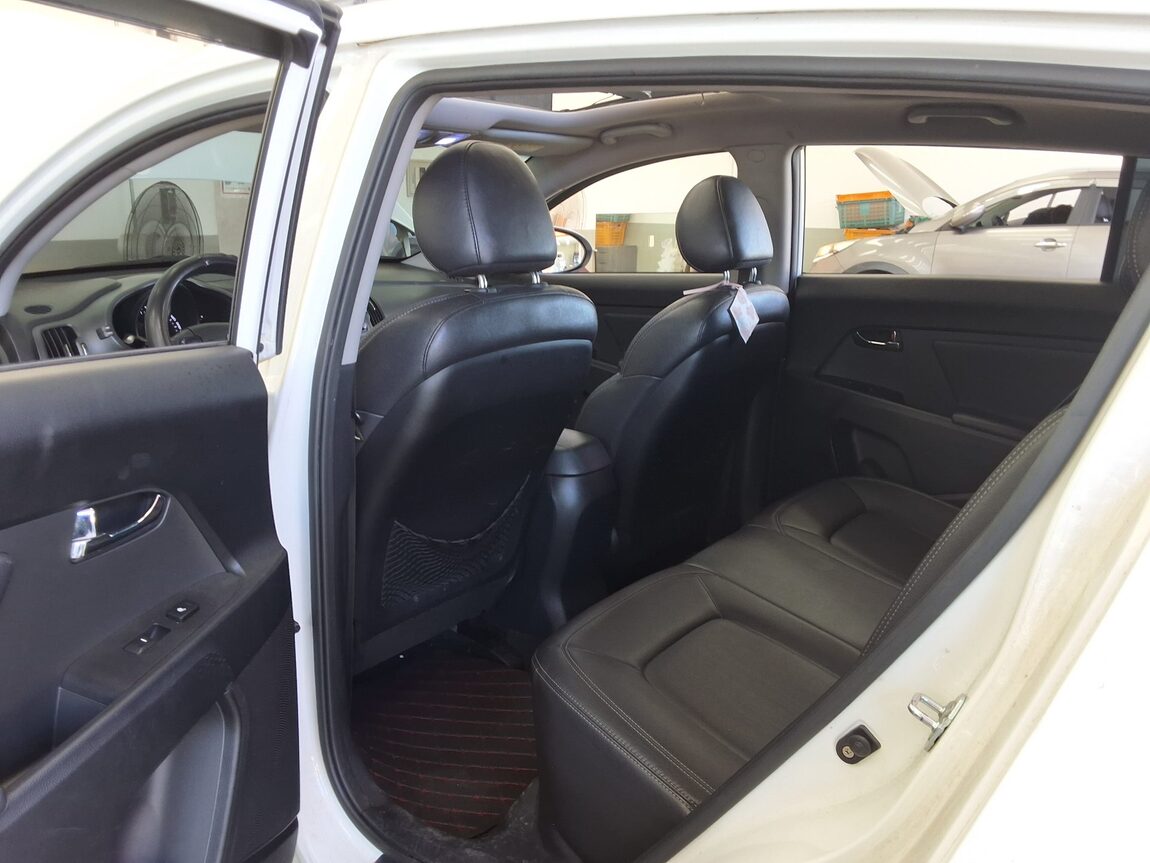 KIA SPORTAGE R DIESEL R2.0 2WD TLX LUXURY MODEL 2011 - zdjęcie 12
