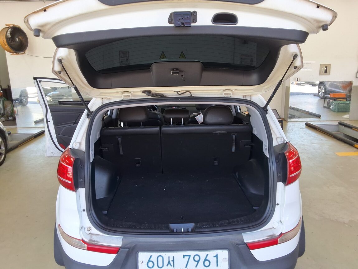 KIA SPORTAGE R DIESEL R2.0 2WD TLX LUXURY MODEL 2011 - zdjęcie 15