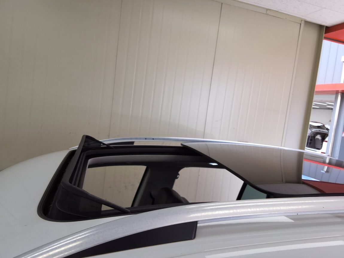 VOLKSWAGEN TIGUAN 2.0 TDI BLUEMOTION PREMIUM 2016 - zdjęcie 26