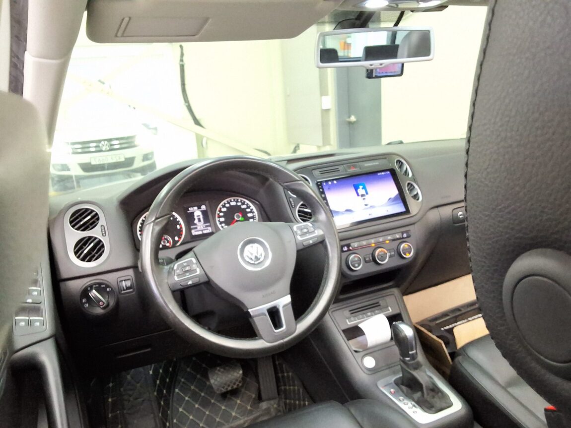 VOLKSWAGEN TIGUAN 2.0 TDI BLUEMOTION PREMIUM 2016 - zdjęcie 12