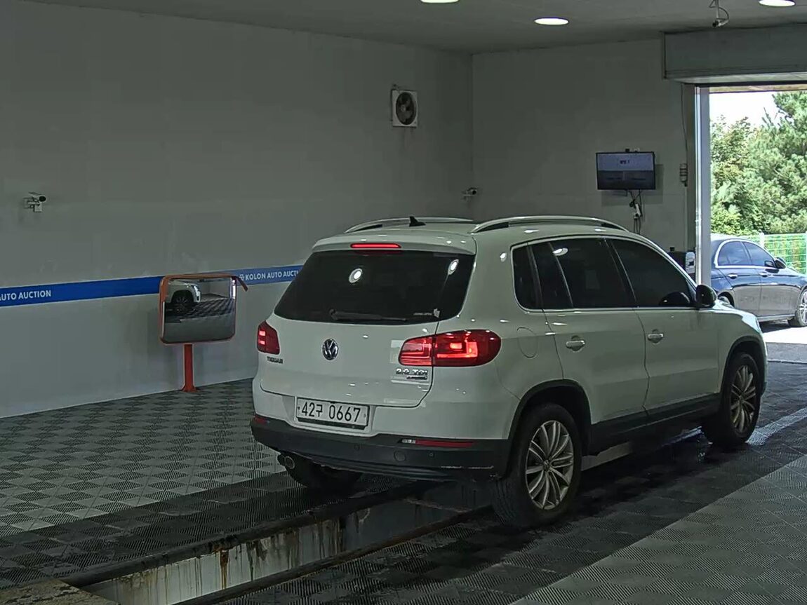 VOLKSWAGEN TIGUAN 2.0 TDI BLUEMOTION PREMIUM 2016 - zdjęcie 5