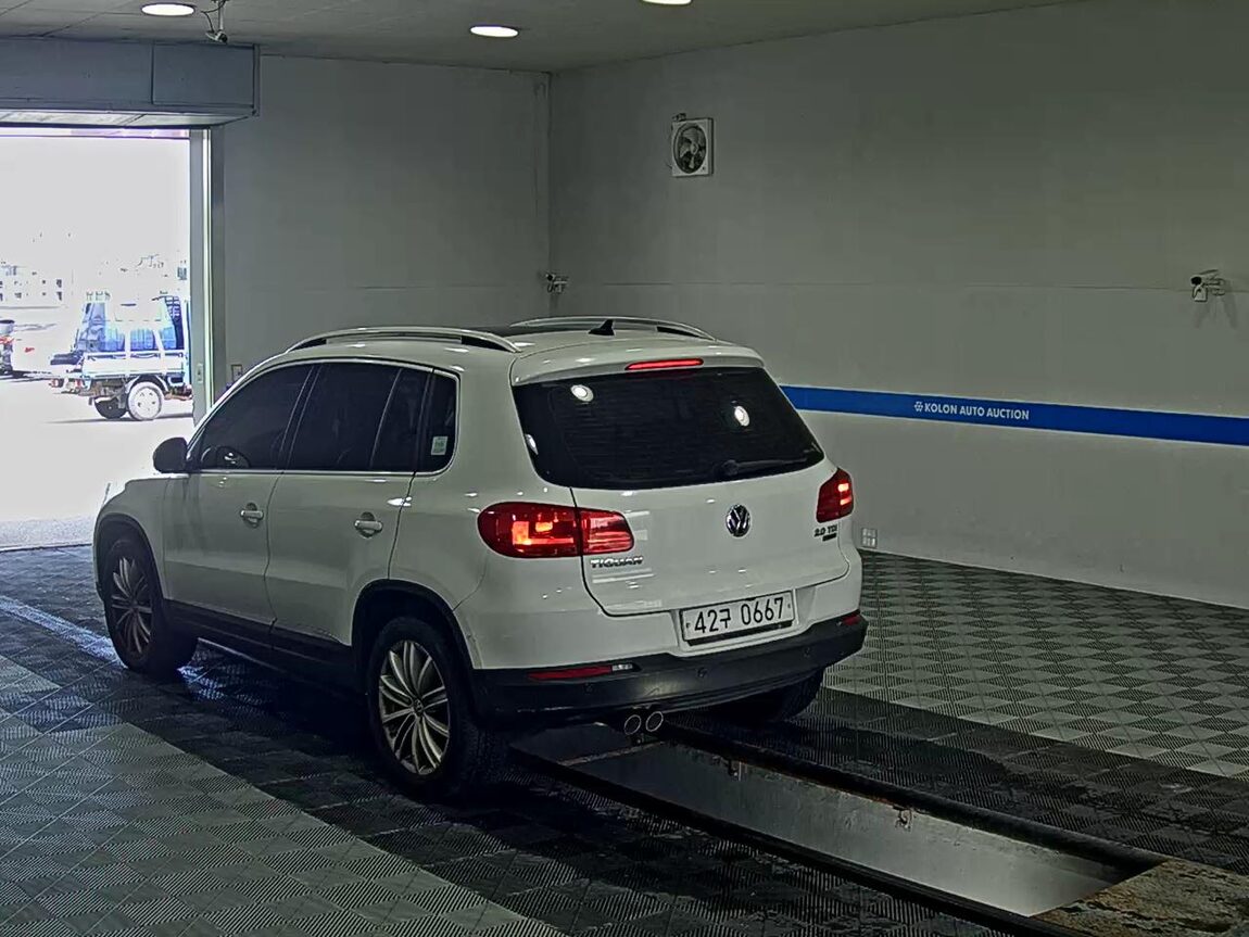 VOLKSWAGEN TIGUAN 2.0 TDI BLUEMOTION PREMIUM 2016 - zdjęcie 6