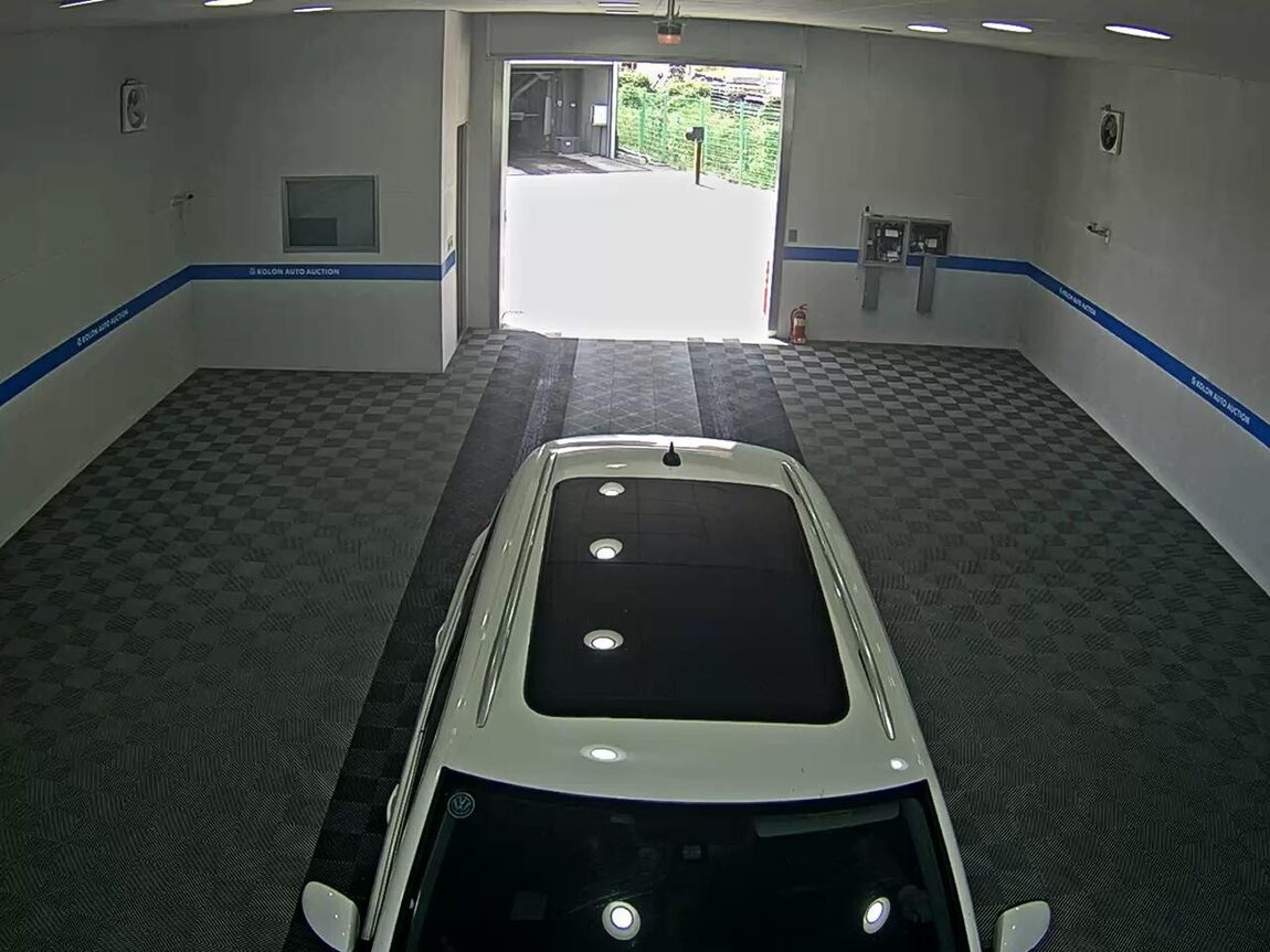 VOLKSWAGEN TIGUAN 2.0 TDI BLUEMOTION PREMIUM 2016 - zdjęcie 7