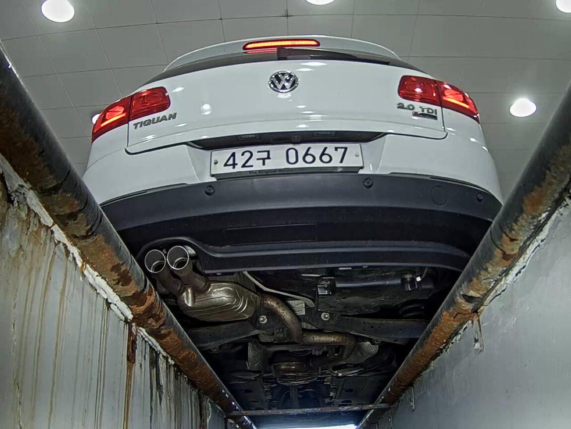 VOLKSWAGEN TIGUAN 2.0 TDI BLUEMOTION PREMIUM 2016 - zdjęcie 8