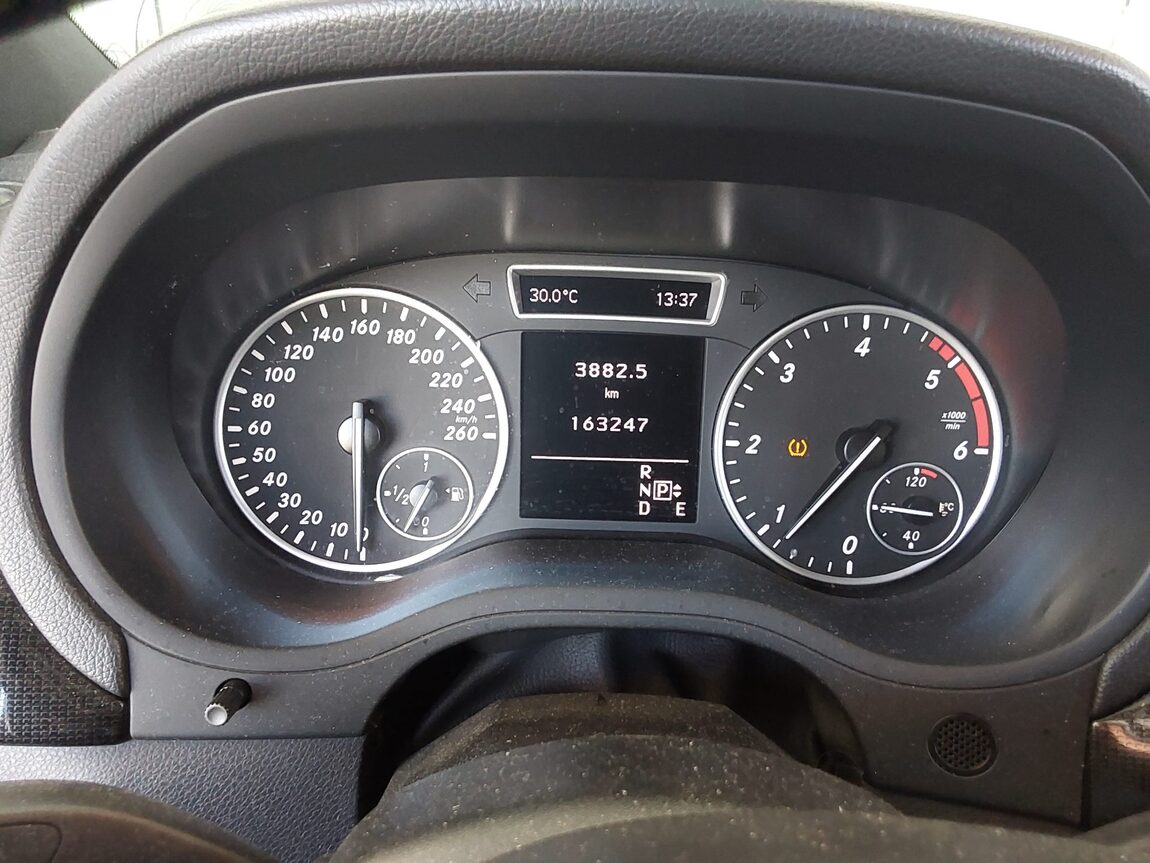 MERCEDES-BENZ B-CLASS (2ND GEN) B200 CDI BLUE EFFICIENCY 2015 - zdjęcie 9
