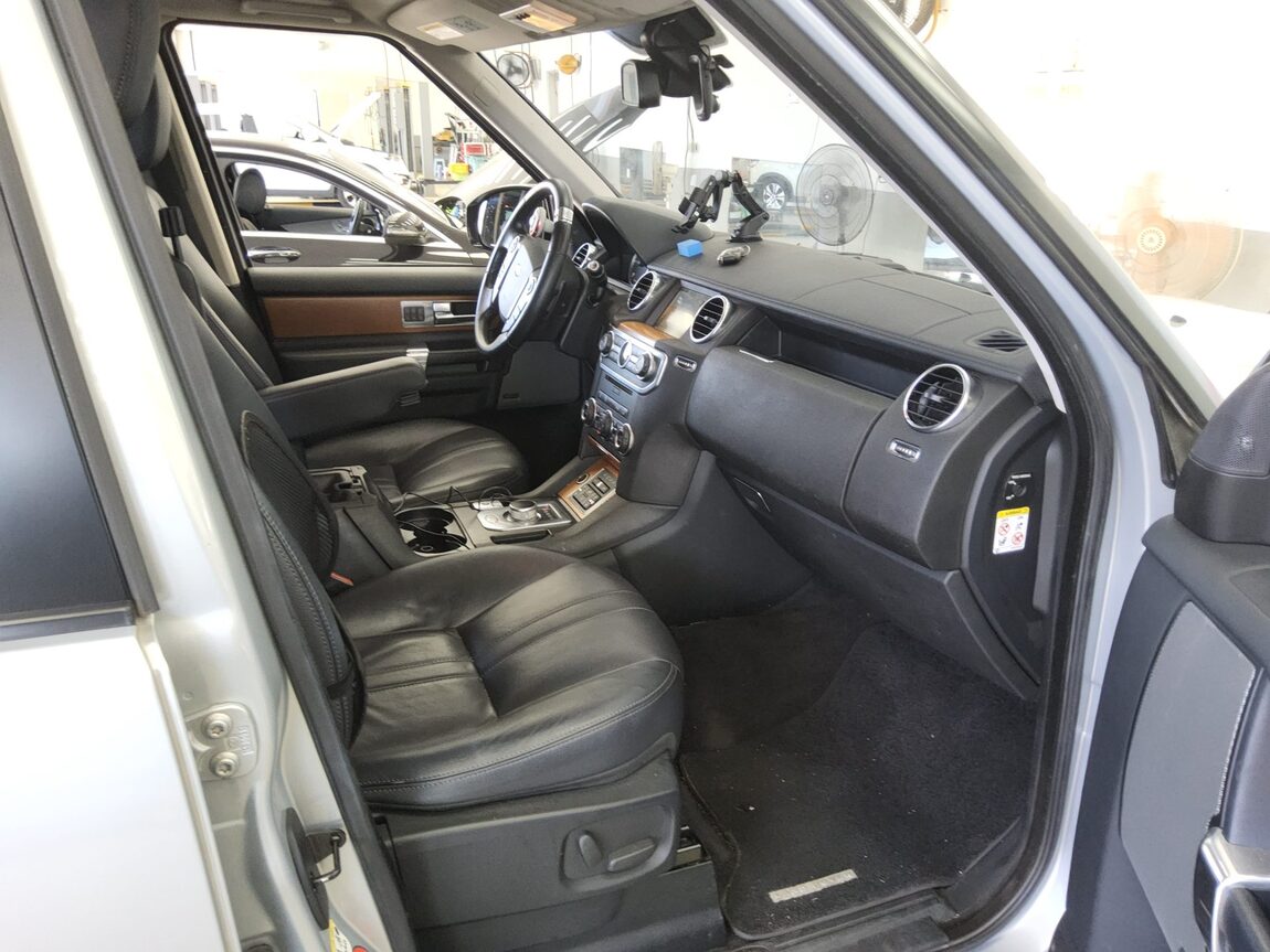LAND ROVER DISCOVERY 4 3.0 SDV6 SE 2015 - zdjęcie 14