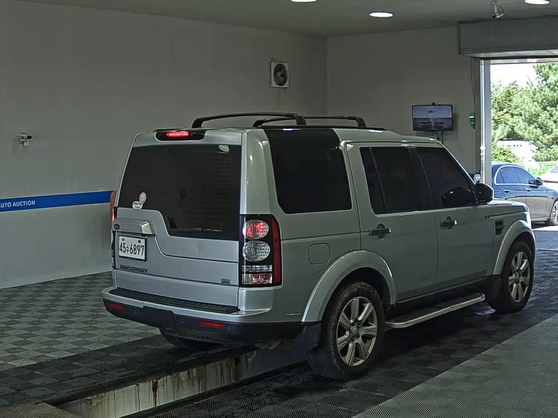 LAND ROVER DISCOVERY 4 3.0 SDV6 SE 2015 - zdjęcie 5