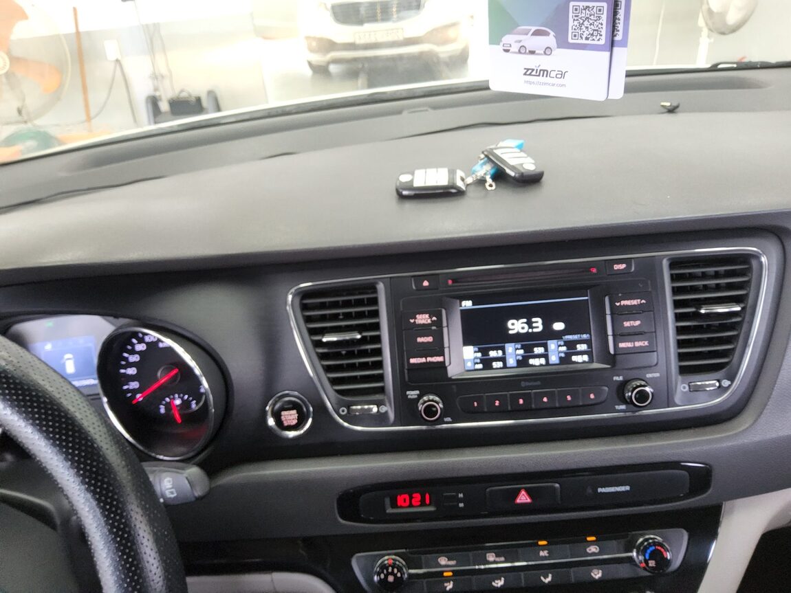 KIA ALL NEW CARNIVAL 9-SEATER DIESEL LUXURY 2018 - zdjęcie 17