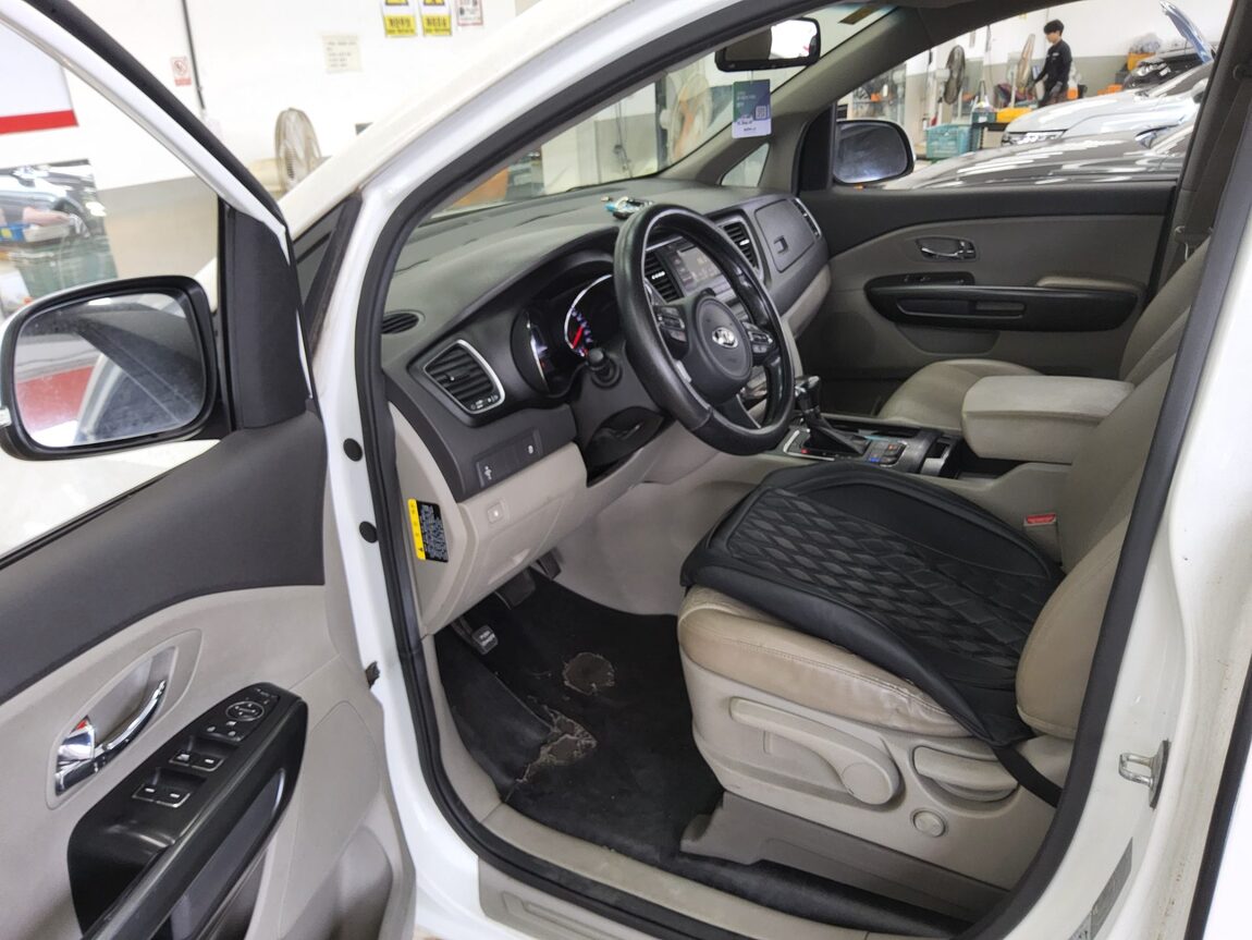KIA ALL NEW CARNIVAL 9-SEATER DIESEL LUXURY 2018 - zdjęcie 10