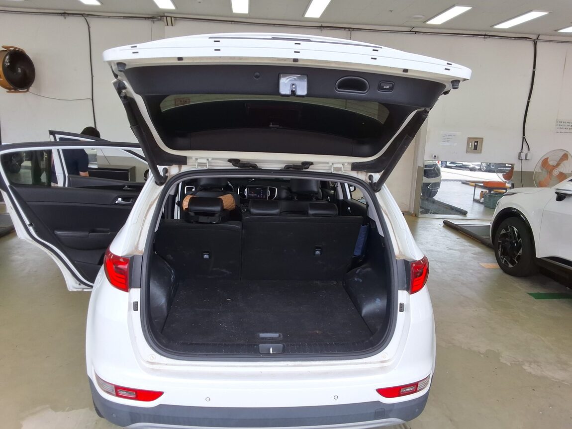 KIA NEW SPORTAGE 1.7 2WD NOBLESSE 2018 - zdjęcie 15