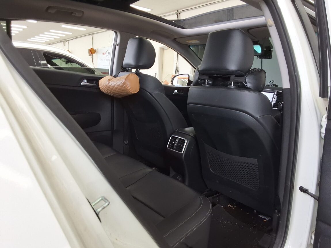 KIA NEW SPORTAGE 1.7 2WD NOBLESSE 2018 - zdjęcie 13