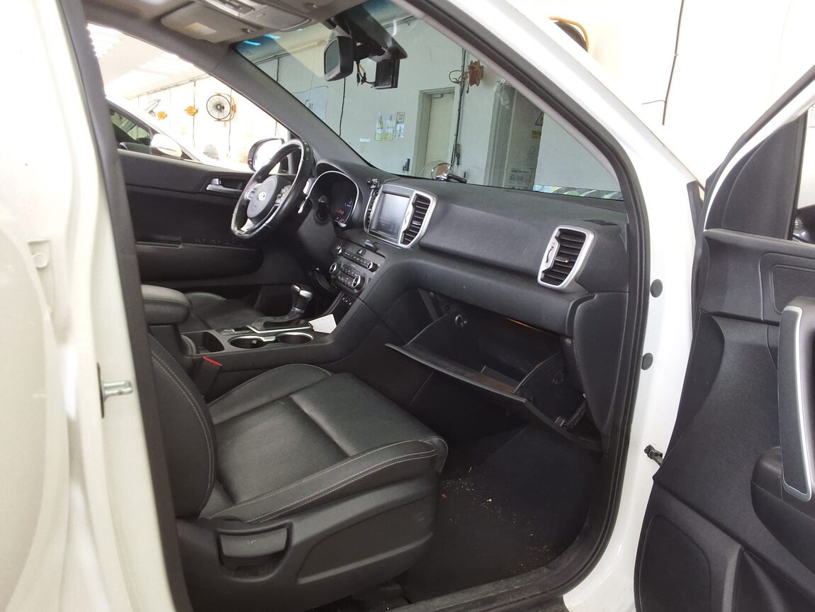 KIA NEW SPORTAGE 1.7 2WD NOBLESSE 2018 - zdjęcie 14