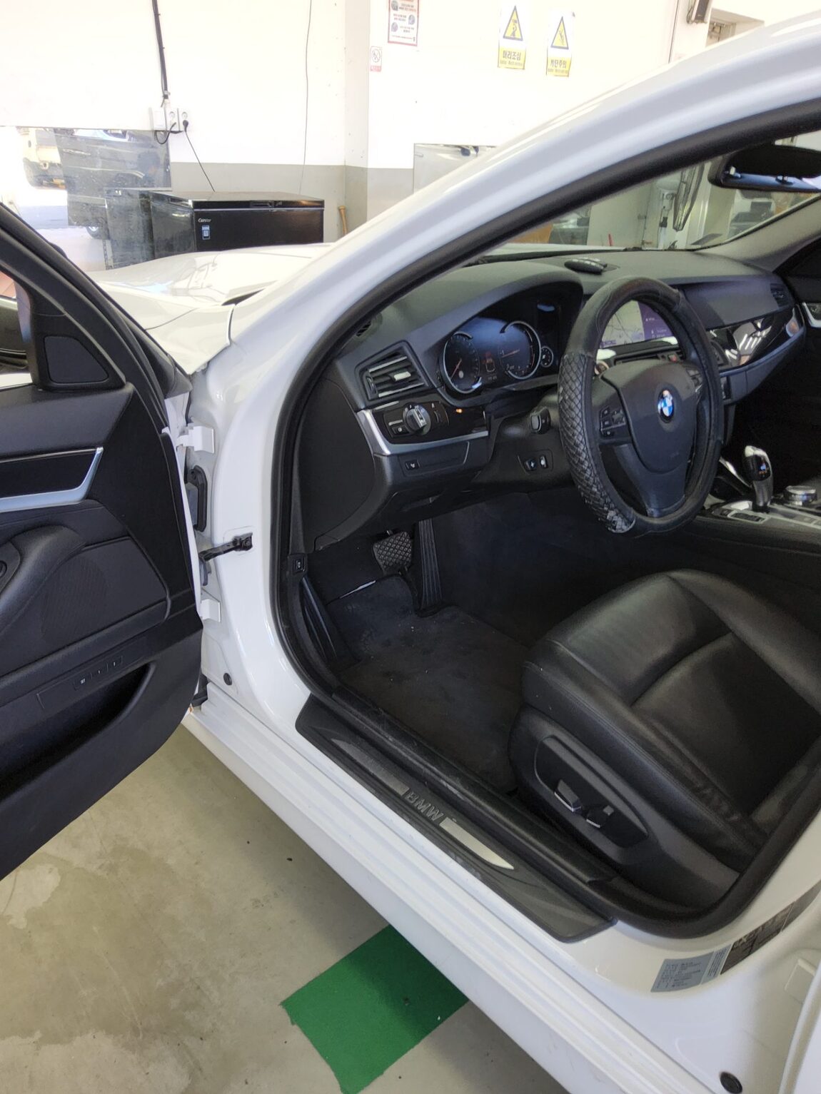BMW 5 SERIES (6TH GEN) 520d xDRIVE 2015 - zdjęcie 10