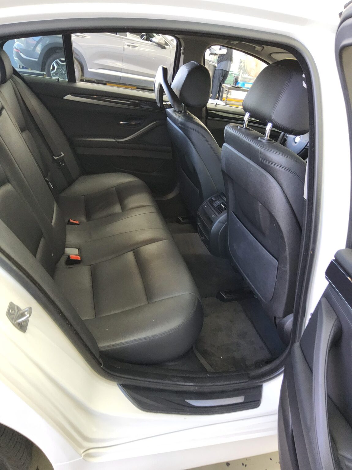 BMW 5 SERIES (6TH GEN) 520d xDRIVE 2015 - zdjęcie 13