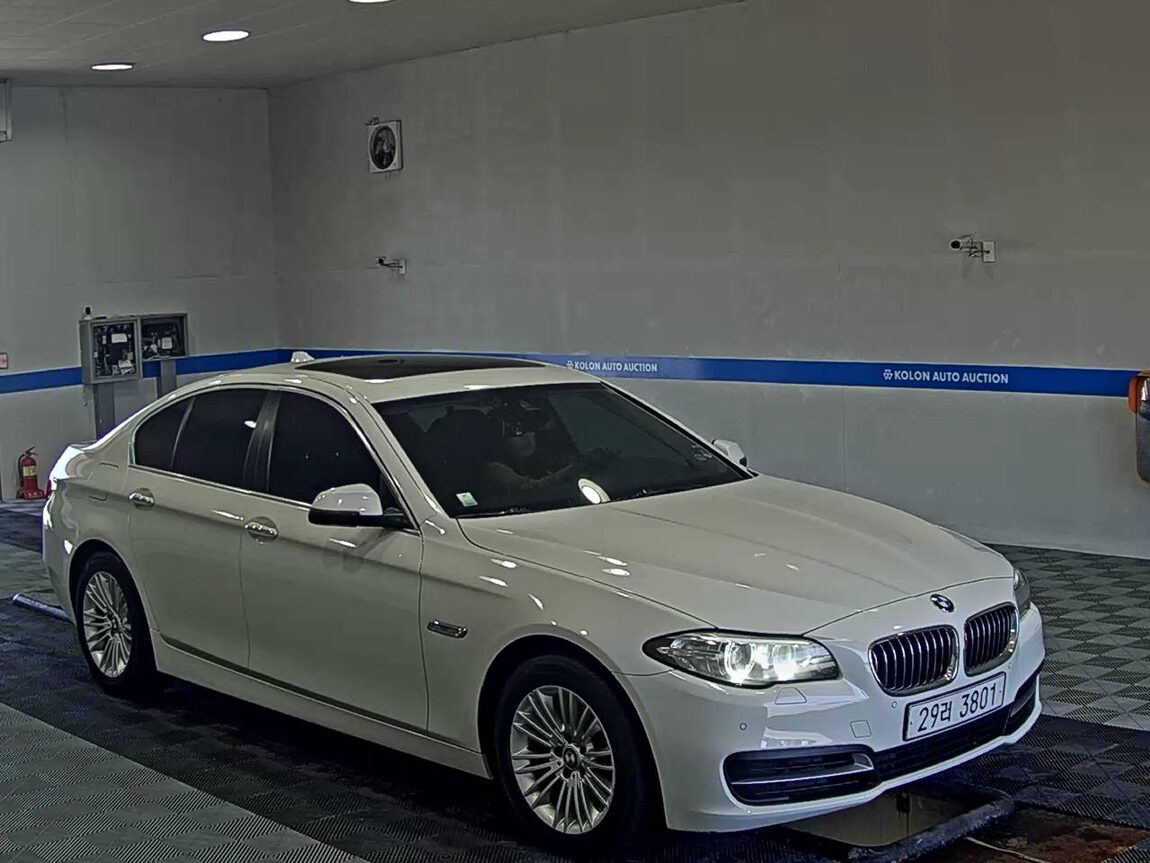 BMW 5 SERIES (6TH GEN) 520d xDRIVE 2015 - zdjęcie 3